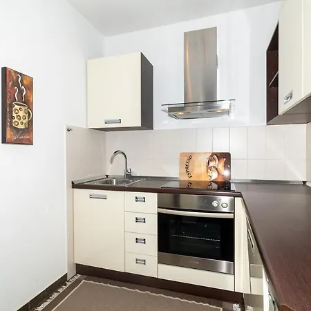 Trstenik Apartment, Cute Place With Sea View Appartement