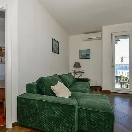 Trstenik Beach Apartment *